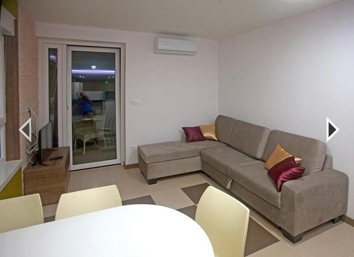 Daska Apartmani Njivice Exterior foto